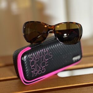 Smith Optics Tortoiseshell Sunglasses with Brown Lenses and Pink-Trim Case